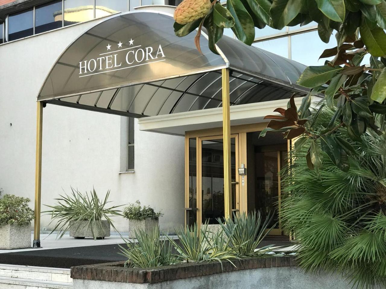 Hotel Cora Carate Brianza Exterior foto